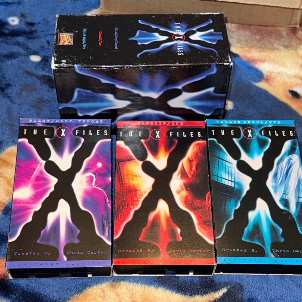 The X-Files VHS Box Set - Picture 1 of 4